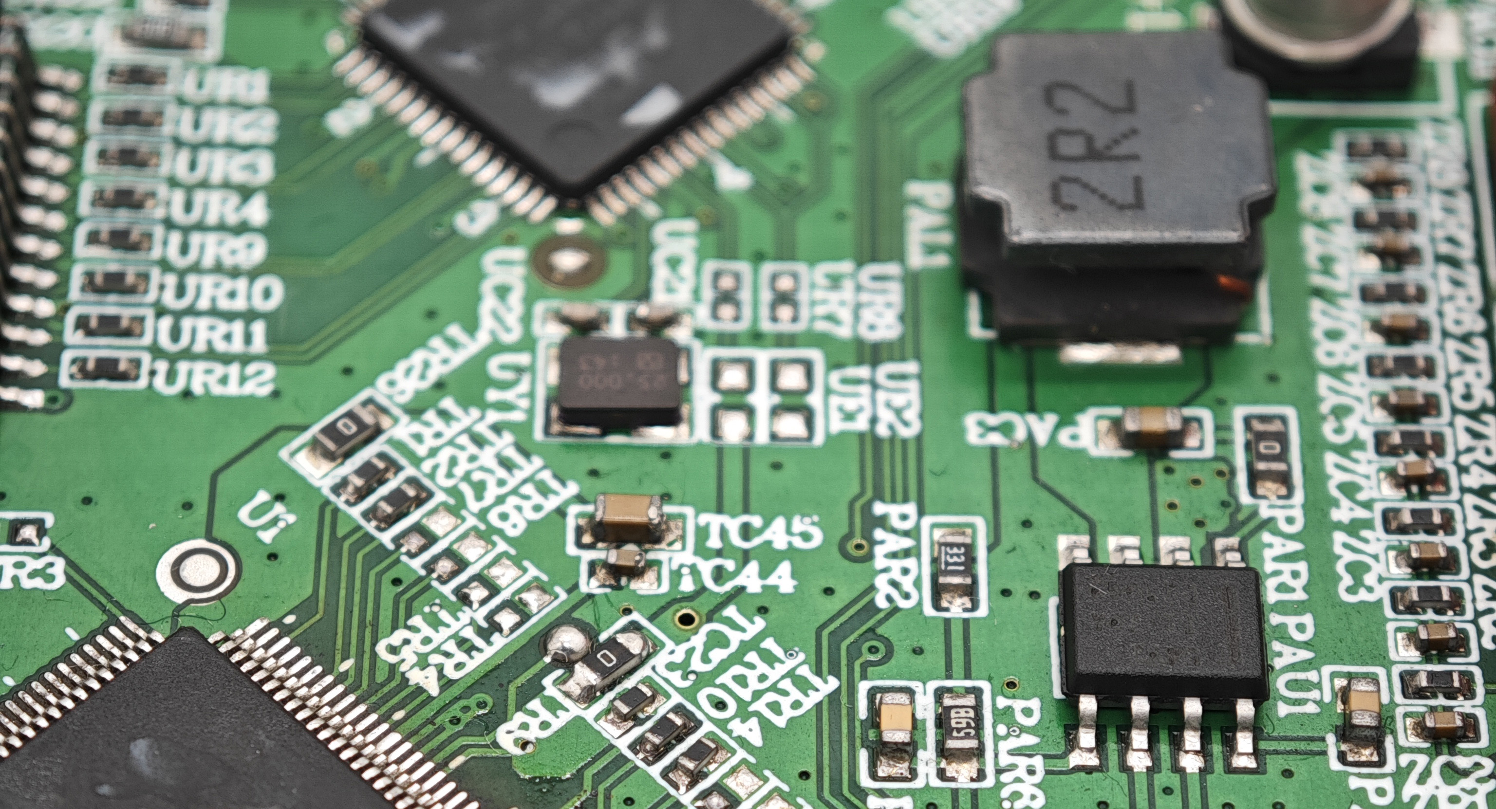 Jak řešit stížnosti a zpětnou vazbu zákazníků při zpracování PCBA