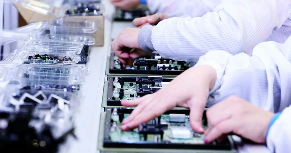 Jak snížit rizika projektu prostřednictvím inovativních řešení továren na PCBA?