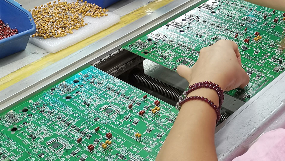 Jak zákaznická konzultační služba továrny PCBA pomáhá řešit technické problémy