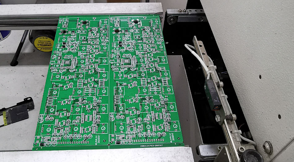 Jaké jsou základní prvky pro zajištění včasného dodání továren na PCBA?
