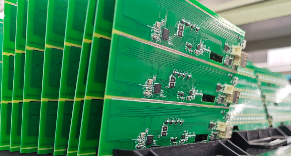 Rychlá reakce: Jak mohou továrny na PCBA zkrátit dodací cyklus urgentních objednávek?