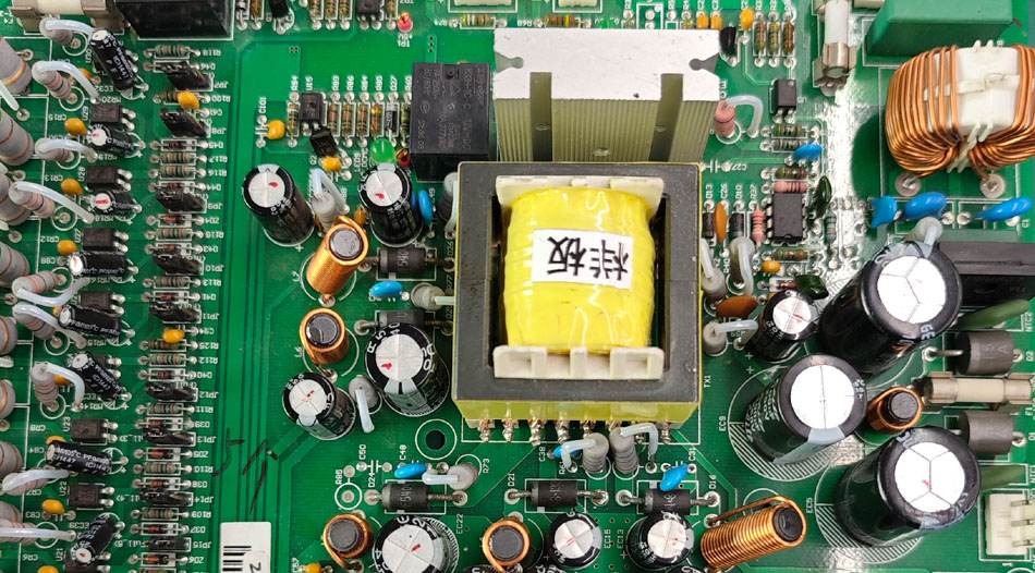 Jak mohou inovativní technologie v továrnách na PCBA snížit rizika projektu?