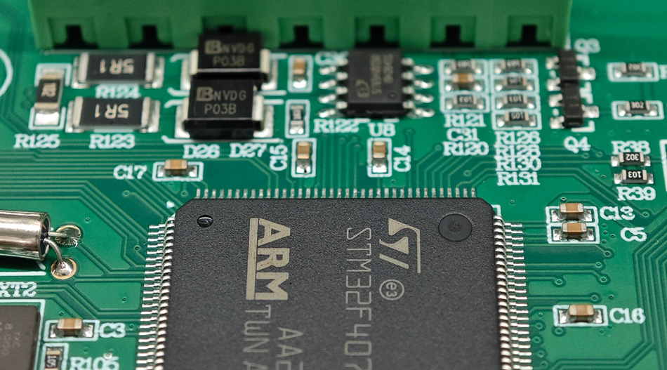 Vysoce přesné zpracování RCU PCBA: Které technologické inovace změnily průmyslové standardy?